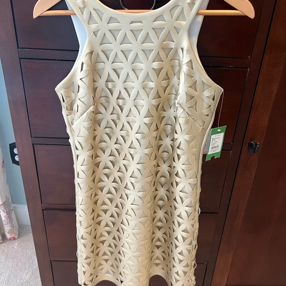 Lilly Pulitzer Gold Daisy Laser cut Cocktail Dress NWT - Picture 2 of 3